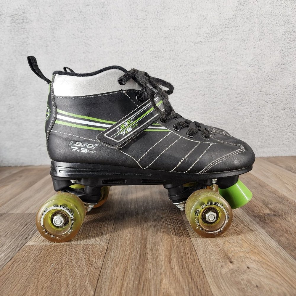 Roller Derby Laser 7.9 Men's 8 Speed Quad Skate Lace Up Hook & Loop Black Green